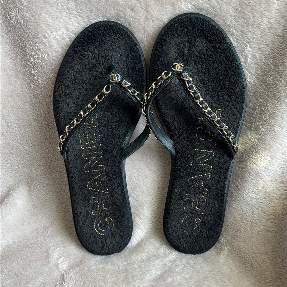 Chanel Black Chain Detail Women's Pool Slides